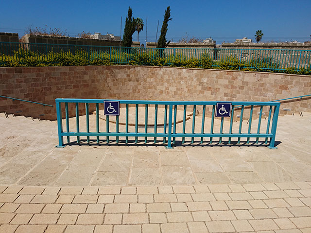 Reserved spot for guests in a wheelchair, Amphitheater in the Orchard Garden